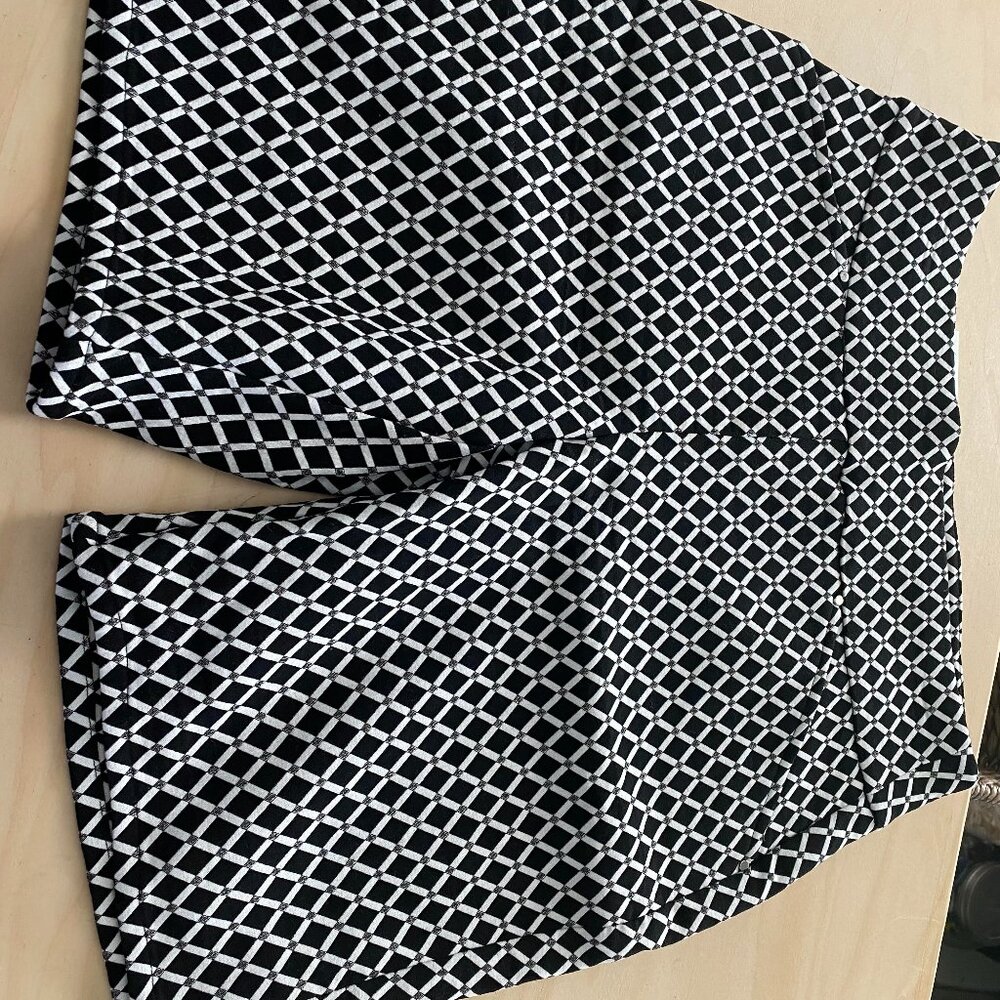 INC Mid Rise Regular Shorts NWT